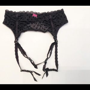 Cute & Sexy Suspender Garter Belt